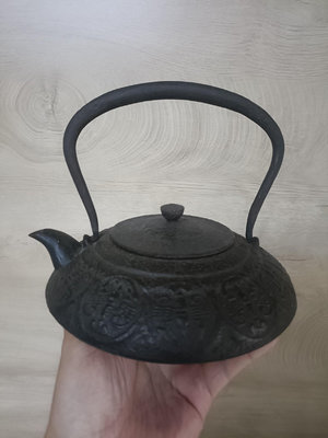（可議價）- 日本南部盛榮堂海老紋點金超扁鐵壺 茶具 茶杯 茶壺【真棒紫砂】1090