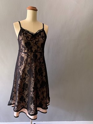 黑色蕾絲波浪裙擺細肩長洋裝, size S/M
