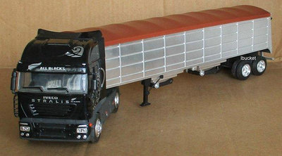 IVECO 黑色二軸車頭+銀色二軸桶裝貨車 1/43 模型