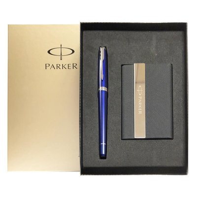 💓好市多代購/免運最便宜💓  Parker 紳士星空藍白夾鋼珠筆+名片夾 禮盒 P1931589 鋼珠筆採用可卸式筆帽，適用parker標準鋼珠筆芯
