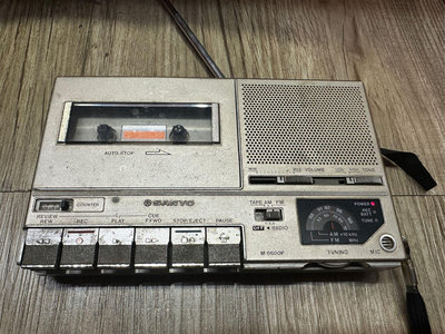 早期SANYO M6600F 錄音帶收音機 （可過電、無法使用）早期SANYO錄音帶機 早期隨身聽 收藏 道具懷舊