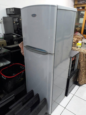中古二手東元冰箱R2301L，少用9成新，買來幾乎沒什麼用，租屋，小套房都適用