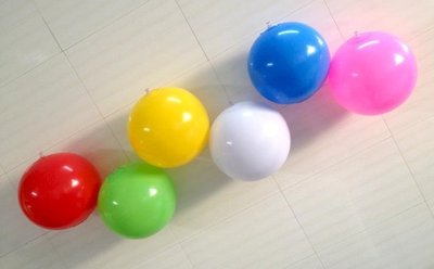 [衣林時尚] 小素色沙灘球 海灘球 (白黑黃綠紅藍充氣後直徑約23-24cm ,綠粉 充氣約21cm)