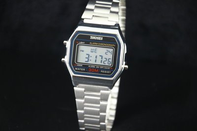 銀色!復古風經典款非CASIO超值金屬錶帶冷光電子錶SKMEI