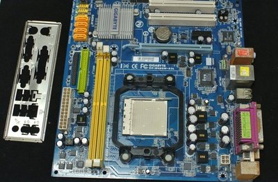 技嘉 GA-M68SM-S2L 主機板 / AM2 / DDR2 / PCI-E / 顯示 中古品 裸板 附擋板