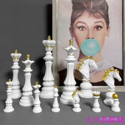天天游戲城仿真國際象棋工藝品擺件馬到成功國王王后西洋棋具客廳書房裝飾品