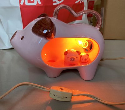 可愛陶瓷粉紅豬/小豬仔造型插電式夜燈~裝飾擺飾~~99元起標~~