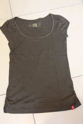 ESPRIT EDC 咖啡色公主袖短袖T恤 T-SHIRT