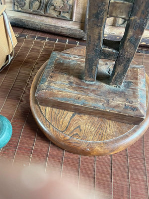 zwx 日本回流老實木蠟臺，樣式獨特，包漿厚重，有木裂，品相如圖如視
