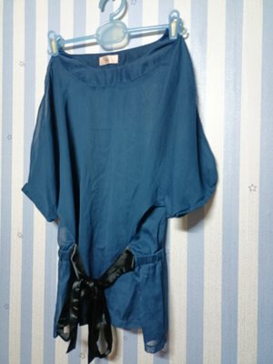 衣櫃庫存便宜出清~深藍透氣蝙蝠袖束腰上衣