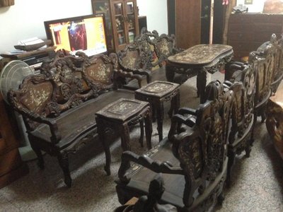 古董花梨鑲貝桌椅九件組（酸枝紅木雞翅檜木）