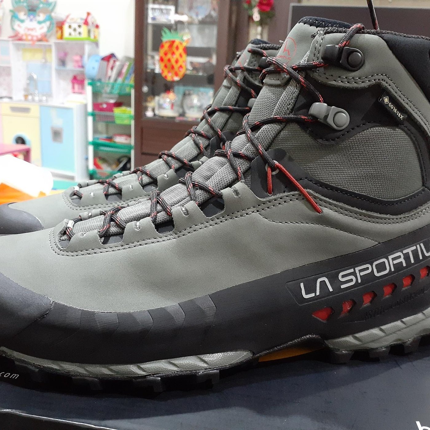 歐美代購La Sportiva TX5 Goretex GTX 防水登山鞋重裝大地色系黃金大底