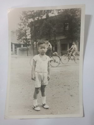 早期街道腳踏車小孩老照片