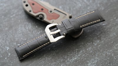 26mm收24mm可替代沛納海panerai原廠錶帶之鱷魚皮紋路真牛皮製錶帶,不鏽鋼製錶扣,牢靠白車縫線