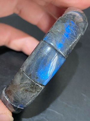 頂級黑拉長石手鐲形手排💫顆顆強藍光和貓眼效應效應💫