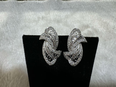 古典西洋皇家皇室緞帶設計款鑽石耳環 出清特賣 [正泰精品當舖] 非 寶格麗 Chanel Dior 柏瓊 蕭邦 結婚戒 訂婚戒 鑽墬 鑽石手鍊 鑽戒 鑽耳釘