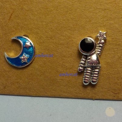 琥珀貓銀飾【925純銀飾品】耳飾/耳針~A1629~藍月/太空人~一對