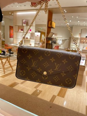Shop Louis Vuitton 2024 SS M81896 Felicie Zipper Pouch (M81896) by  ElmShoesStyle