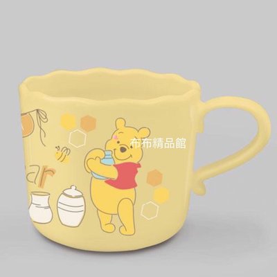 布布精品館，日本製 DISNEY 迪士尼 小熊維尼 winne the Pooh 塑膠杯 水杯 漱口杯 學習杯 200ML