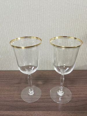 z日本回流物品，KAGAMI水晶高足酒杯二只，細節如圖，全品未