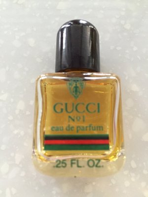 《古董香水》1872年歷史Gucci的Gucci No.1是一款花香型女仕香水（7.5ml）僅此一檔~優惠9折噢！