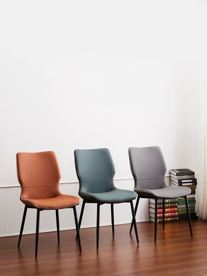 現貨熱銷-北歐餐椅家用現代簡約椅子靠背鐵藝輕奢洽談餐廳書桌梳妝臺椅