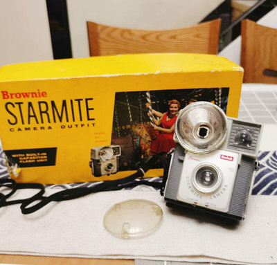 英國1960年柯達布朗尼膠片照相機帶原包裝盒
