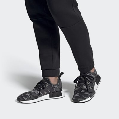 【Dr.Shoes 】Adidas Originals NMD R1 黑灰迷彩 3M反光 男鞋 休閒運動鞋 FZ0077
