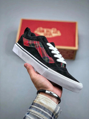 【偉偉代購】萬斯 Vans Classics Knu Skool 2023 秋季肥胖大Logo 黑白 經典面包鞋 VN0009QC3M5