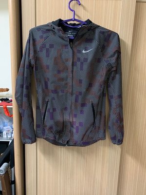 Nike 高端防風外套 女m 九成新 定價11800