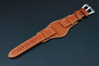 22mm皮底皮面panerai小沛的新衣 bund watch strap飛行軍錶風格,錶帶鱷魚皮紋,棕白
