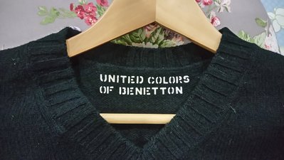 United colors of benetton 班尼頓V領女毛衣（ M 號 ） 義大利製