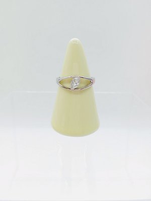 日本製 時尚鋯石鑽戒指 （戒圍15）