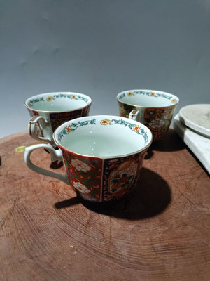 日本瓷器咖啡杯茶杯古伊萬里風格，肥窯款。三個，都是全品，口徑