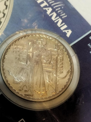 2001英國Britannia 1英兩BU銀幣1枚 (現貨, 原包裝未開封)