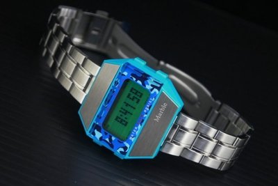 庫存出清~復刻日本80年代熱銷G-shock錶款之大螢幕防水50M多功能電子錶不鏽鋼錶帶-天藍
