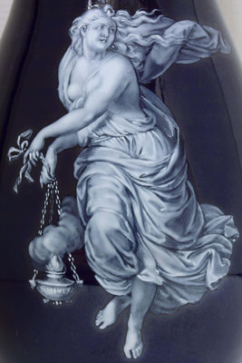 德國古董瓷器麥森 Meissen 白釉畫法(白色琺瑯畫)  日月女神 神話故事 瓶