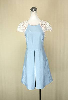 貞新二手衣 SO NICE 專櫃 粉藍蝴蝶結雕花圓領短袖蕾絲緞面洋裝M號(46073)