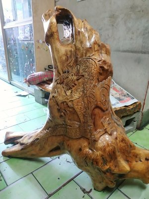台灣香樟木樹頭雕龍