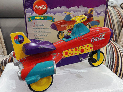 可口可樂1996年全球限量簽名版自行車飛機模型 小布大娃用三