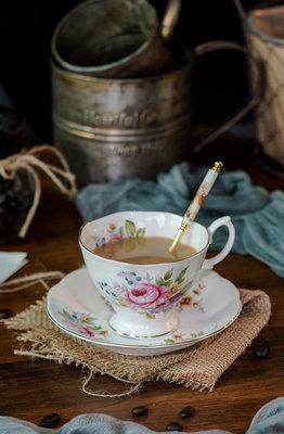 英國骨瓷 Royal Albert 異形描金玫瑰咖啡杯/紅茶