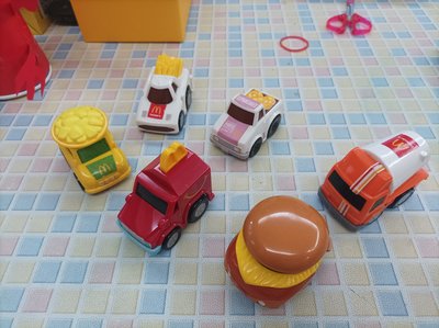 普普風2016年TOMY製麥當勞QCAR迴力車.老玩具.公仔,大同寶寶，老車，老東西，水水，型男.VINTAGE參考