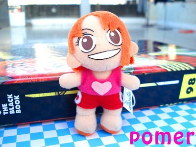 ☆POMER☆日本帶回絕版正品2002年 ONE PIECE 海賊王 可愛Q版童年幼兒 娜美 開心大笑造型 娃娃玩偶吊飾