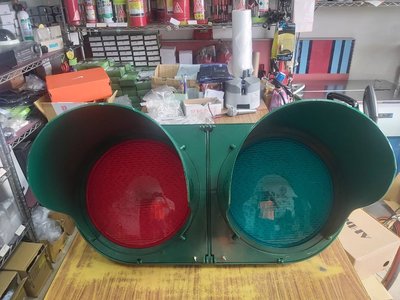LK-104 車道紅綠燈 可直立安裝 停車場管制系統 .停車場管制系統 車道紅綠燈 燈箱 感應燈 偵測器