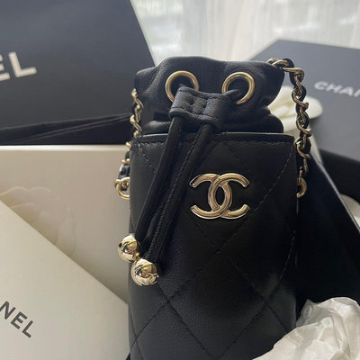 Chanel 台灣專櫃 65000購入 香奈兒 斜背包 小水壺 鏈條包 水桶包 小廢包 迷你可愛 但卡片，鈔票 車鑰匙 口紅什麼都可放、現貨 特價