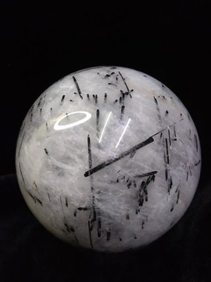 【小川堂】黑碧璽水晶球 重量：4300g / 直徑：15cm
