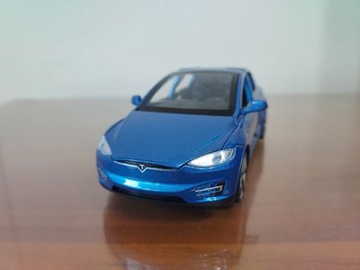 全新盒裝~1:32 ~特斯拉 TESLA MODEL X 藍色 可開門 合金模型聲光車
