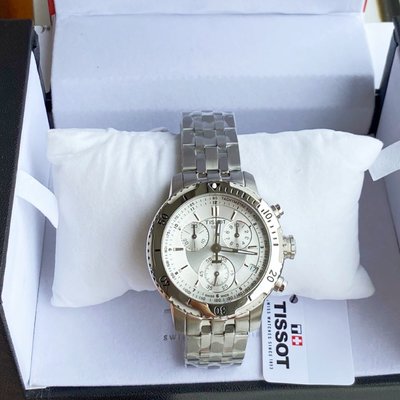 TISSOT T-Sport PRS 200 銀白色錶盤 銀色不鏽鋼錶帶 石英 三眼計時 男士手錶 T0674171103100 天梭腕錶