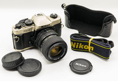 呈現-再生相機:經典Nikon FM10+ Nikon 35~70mm F3.5-4.8 AiS文青相機135底片機8.5成新