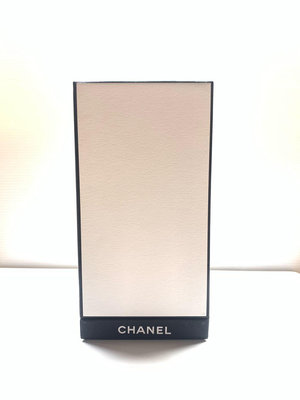 Chanel 香奈兒1957香水200ml空紙盒，售250元。